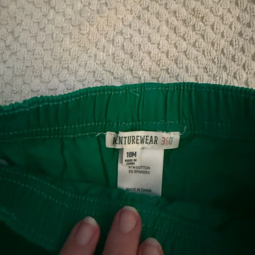 Green Kids Shorts with Embroidered Golf Motifs